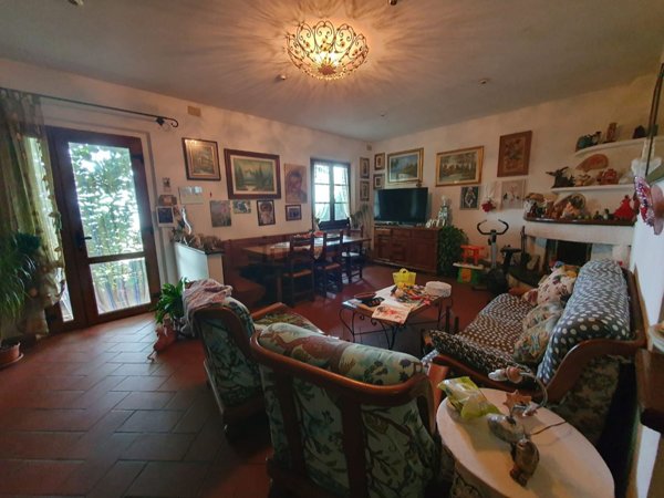 casa indipendente in vendita a Pietrasanta