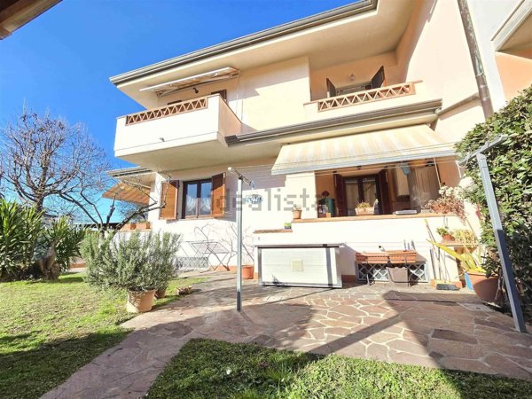 casa indipendente in vendita a Pietrasanta