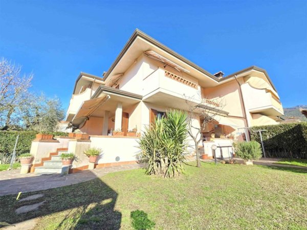 casa indipendente in vendita a Pietrasanta