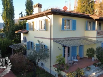 casa indipendente in vendita a Pietrasanta
