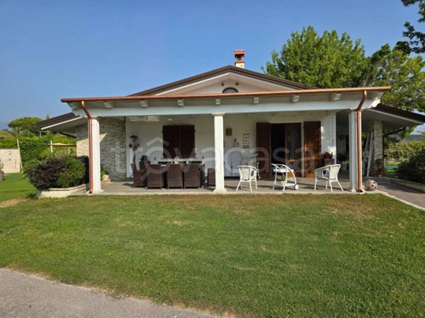 casa indipendente in vendita a Pietrasanta in zona Tonfano