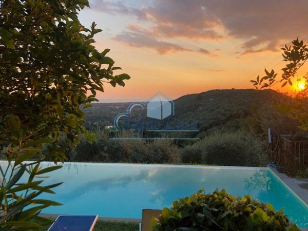 casa indipendente in vendita a Pietrasanta