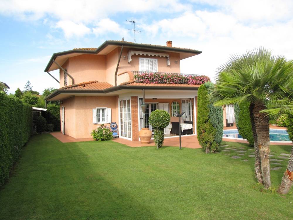 casa indipendente in vendita a Pietrasanta