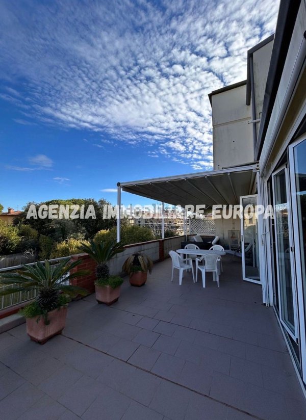 appartamento in vendita a Pietrasanta in zona Focette