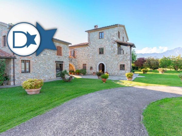 casa indipendente in vendita a Pietrasanta