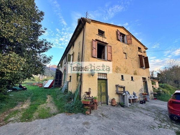 casa indipendente in vendita a Pietrasanta