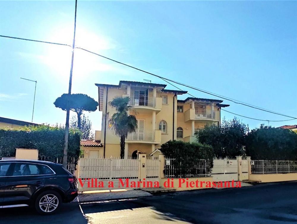 casa indipendente in vendita a Pietrasanta in zona Marina di Pietrasanta