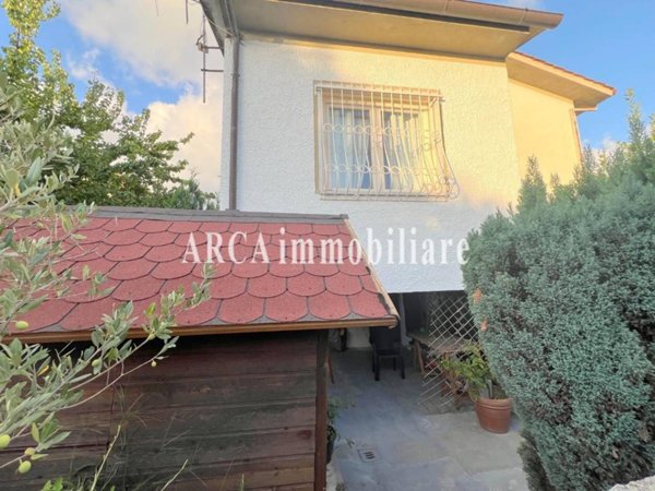 casa indipendente in vendita a Pietrasanta in zona Crociale