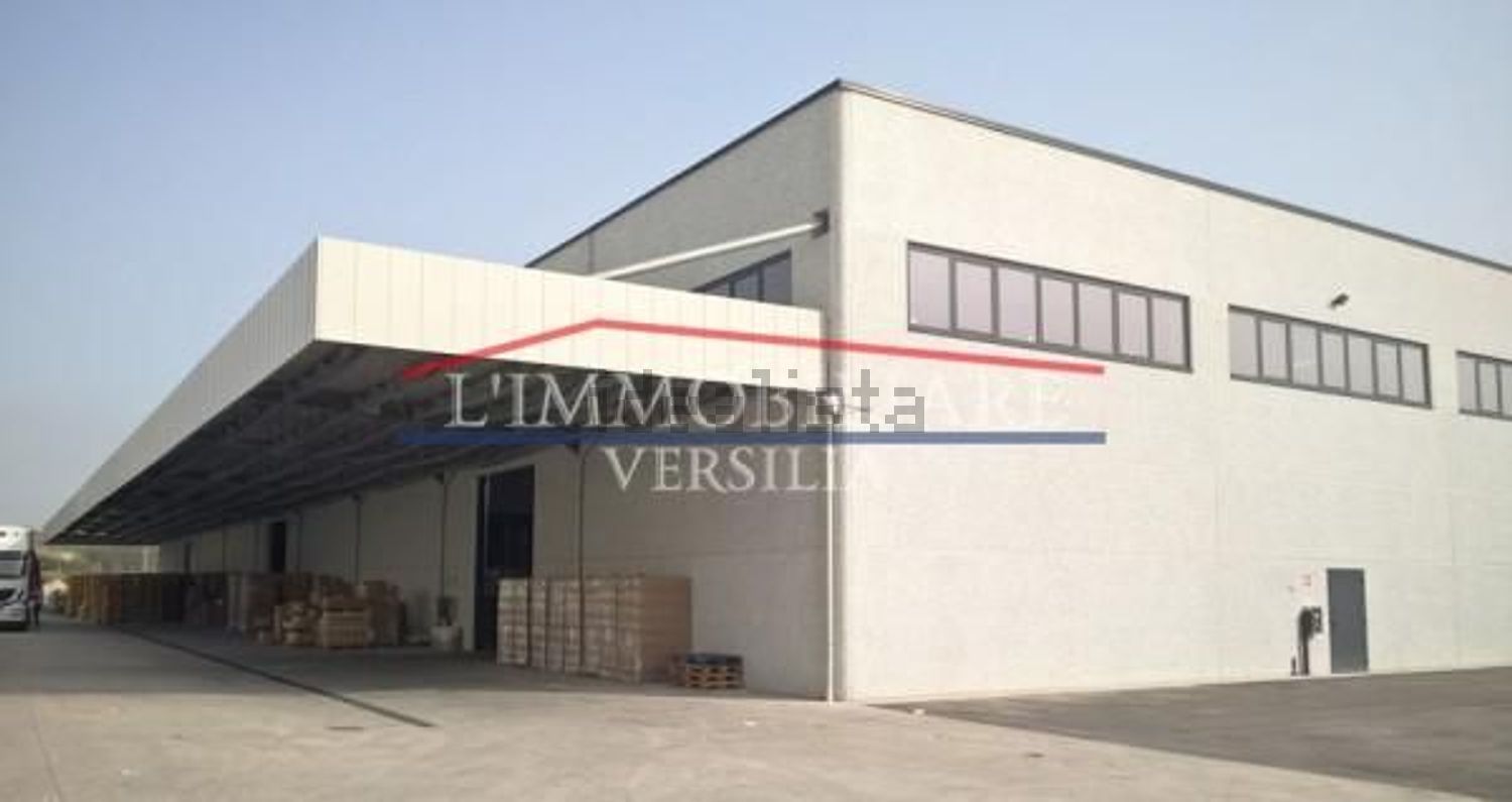 capannone in vendita a Pietrasanta