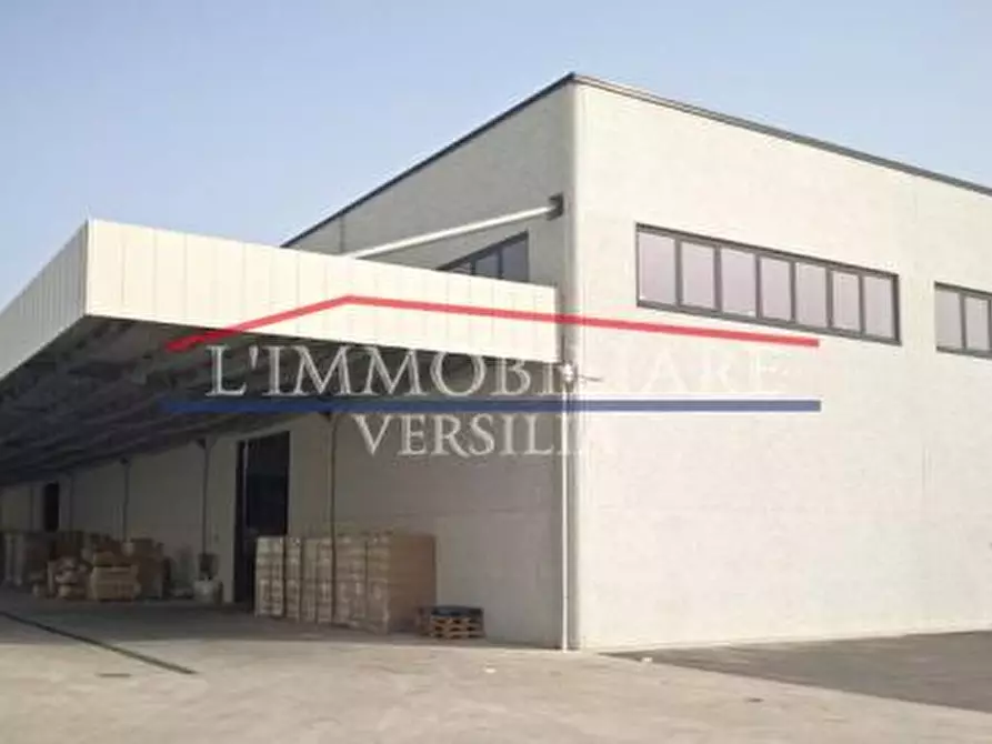 capannone in vendita a Pietrasanta