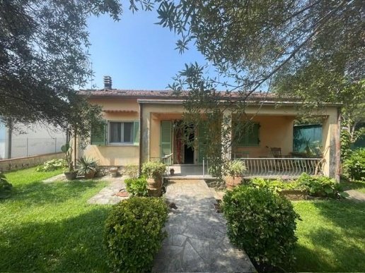 casa indipendente in vendita a Pietrasanta