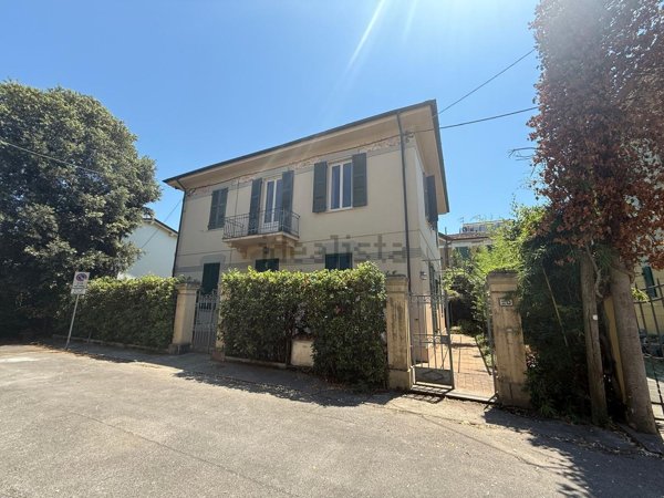 appartamento in vendita a Pietrasanta in zona Motrone