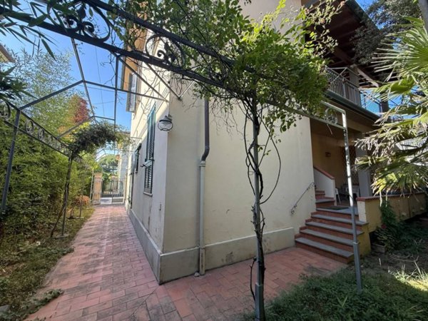 appartamento in vendita a Pietrasanta in zona Motrone