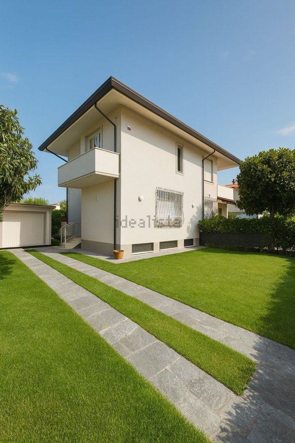 appartamento in vendita a Pietrasanta in zona Tonfano