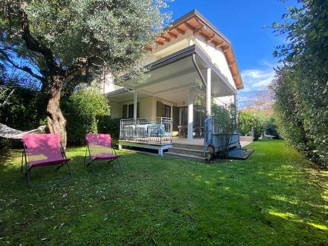 casa indipendente in vendita a Pietrasanta