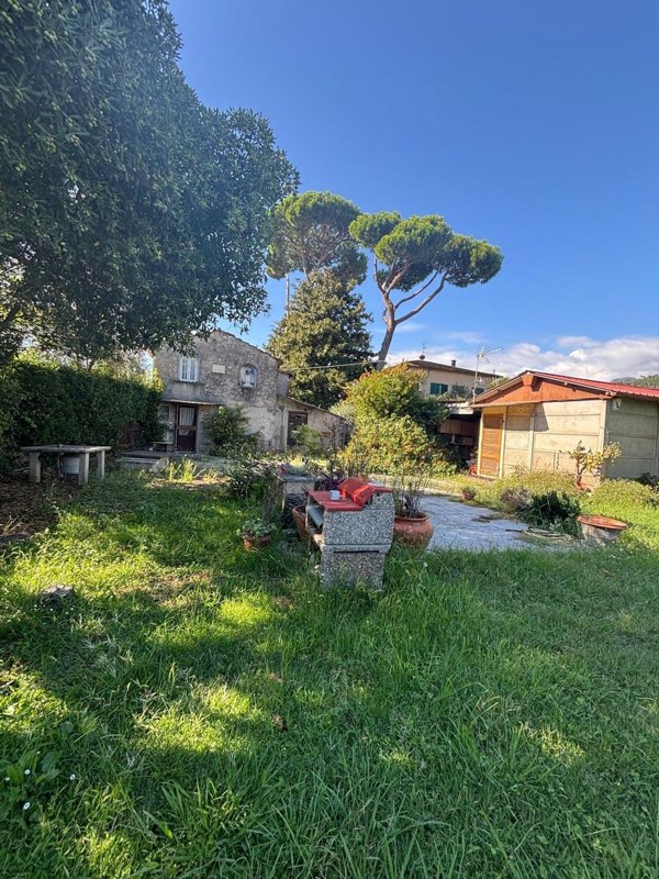 casa indipendente in vendita a Pietrasanta