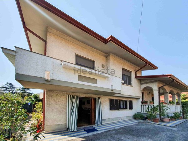 casa indipendente in vendita a Pietrasanta