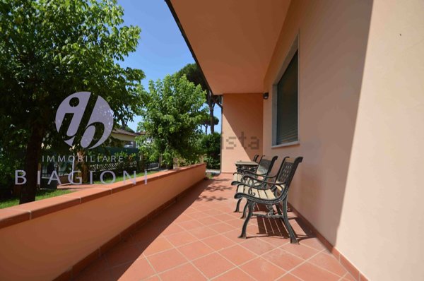 casa indipendente in vendita a Pietrasanta in zona Motrone