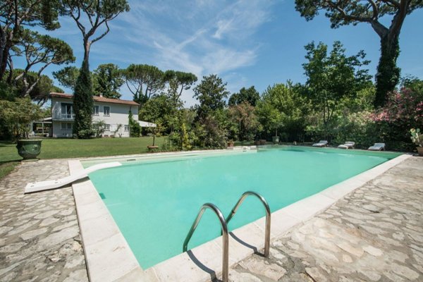 casa indipendente in vendita a Pietrasanta in zona Motrone