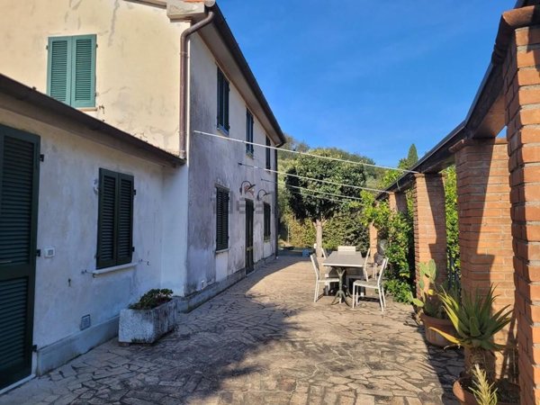 casa indipendente in vendita a Pietrasanta