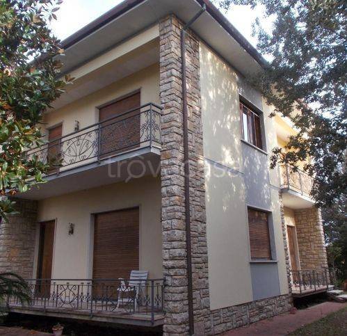 casa indipendente in vendita a Pietrasanta in zona Marina di Pietrasanta