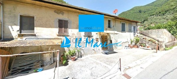 casa indipendente in vendita a Pietrasanta in zona Valdicastello