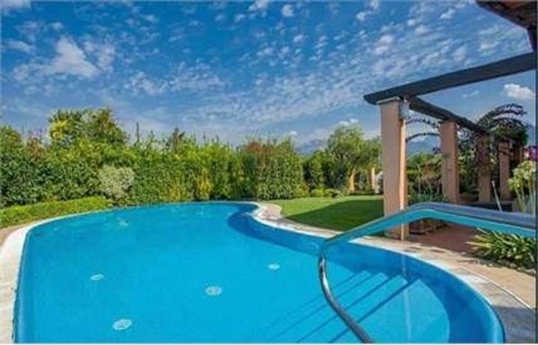 casa indipendente in vendita a Pietrasanta in zona Marina di Pietrasanta