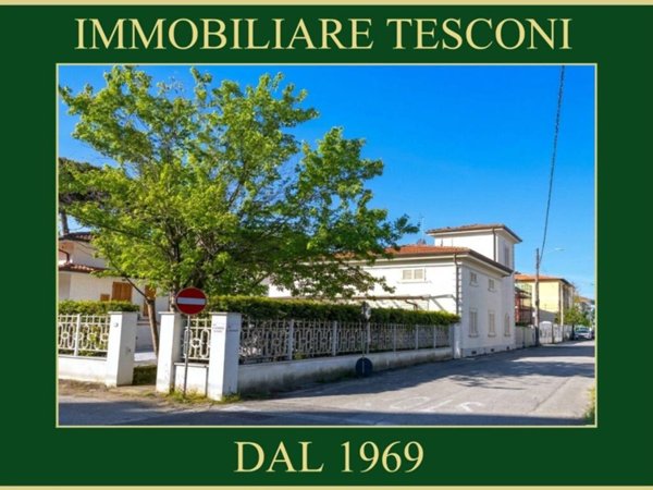 casa indipendente in vendita a Pietrasanta in zona Tonfano