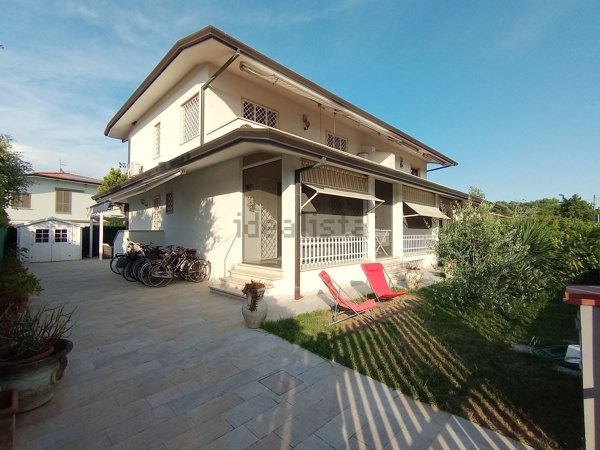 casa indipendente in vendita a Pietrasanta in zona Fiumetto
