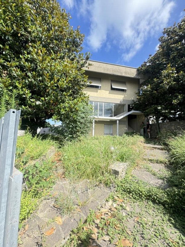 casa indipendente in vendita a Pietrasanta