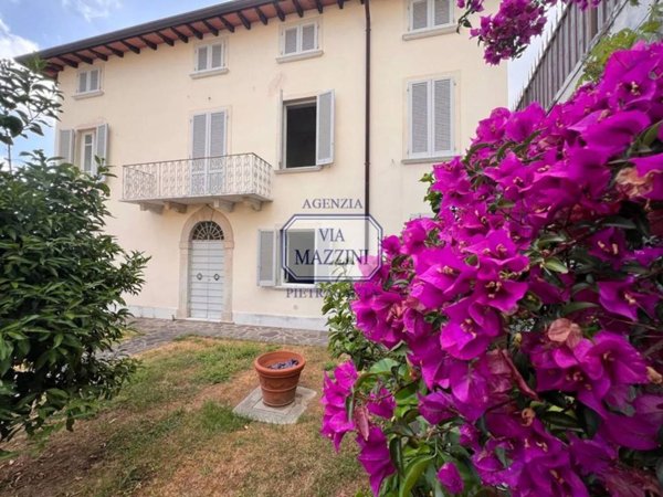 casa indipendente in vendita a Pietrasanta