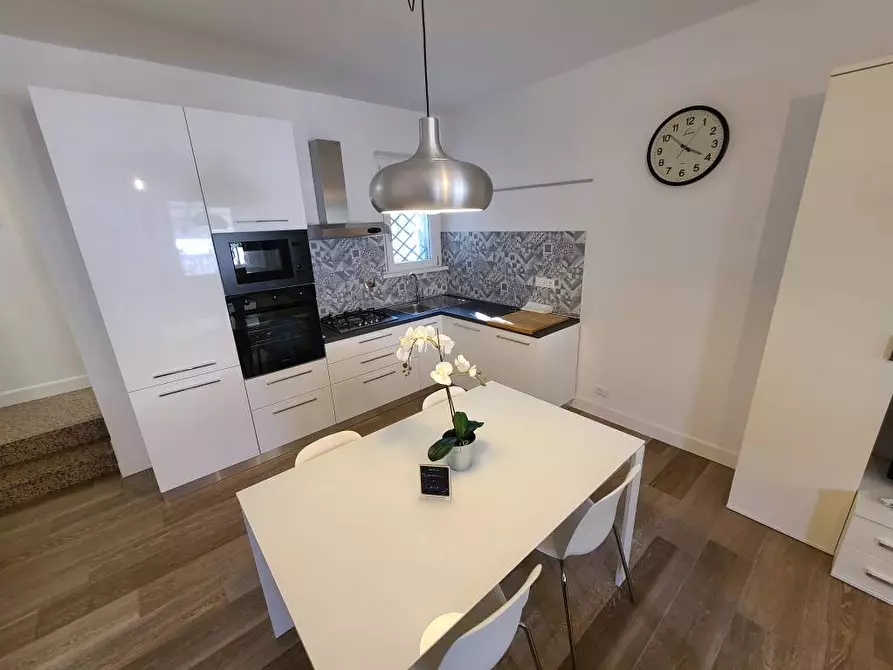 casa indipendente in vendita a Pietrasanta in zona Fiumetto