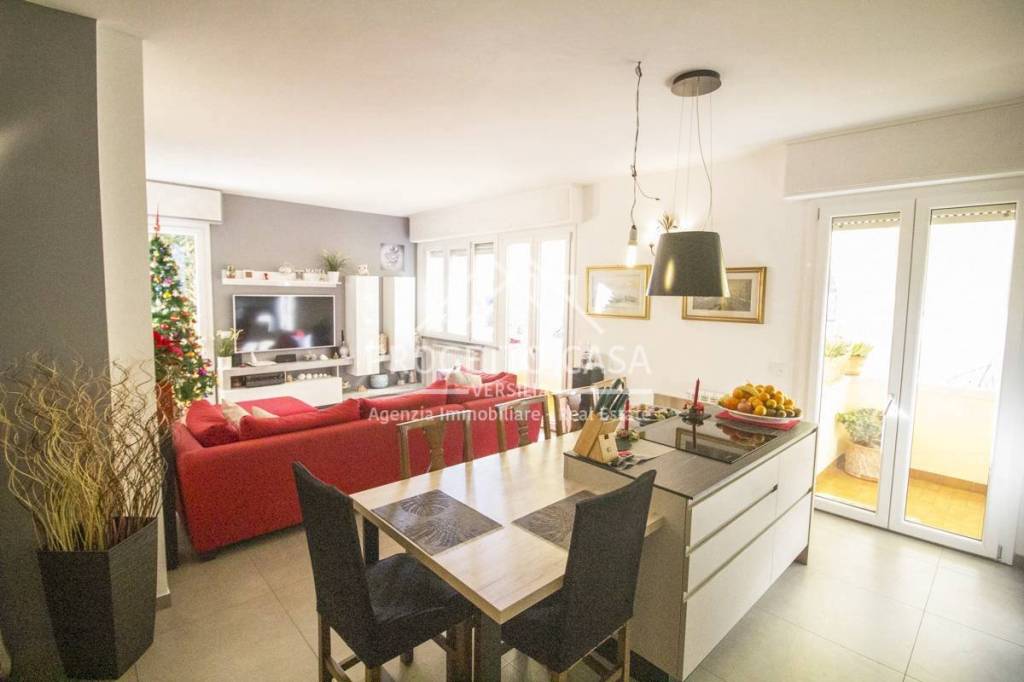 appartamento in vendita a Pietrasanta in zona Vignone