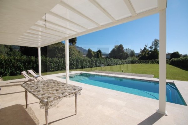 casa indipendente in vendita a Pietrasanta