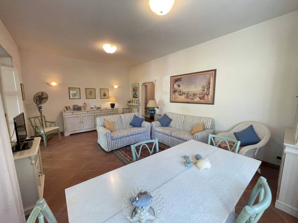 casa indipendente in vendita a Pietrasanta in zona Vignone