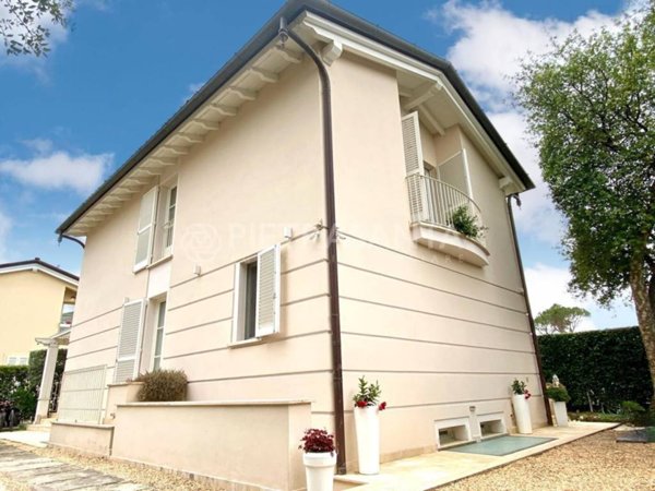 casa indipendente in vendita a Pietrasanta