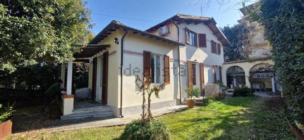 casa indipendente in vendita a Pietrasanta in zona Fiumetto