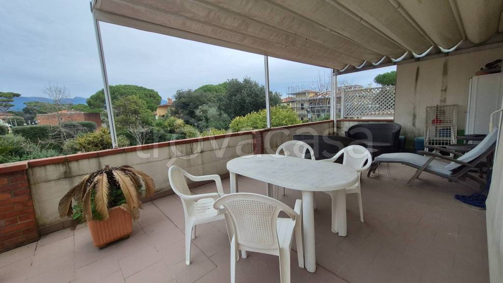 appartamento in vendita a Pietrasanta in zona Vignone