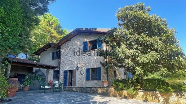 casa indipendente in vendita a Pietrasanta