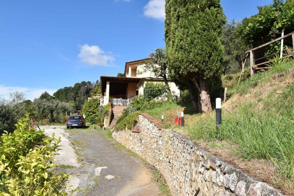 quadrivano in vendita a Pietrasanta in zona Strettoia