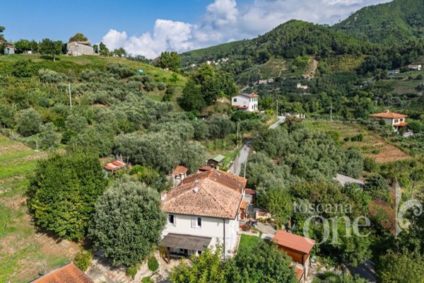 casa indipendente in vendita a Pietrasanta
