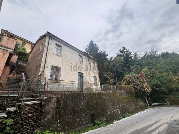 casa indipendente in vendita a Pietrasanta in zona Strettoia