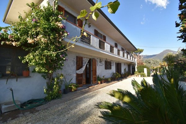casa indipendente in vendita a Pietrasanta