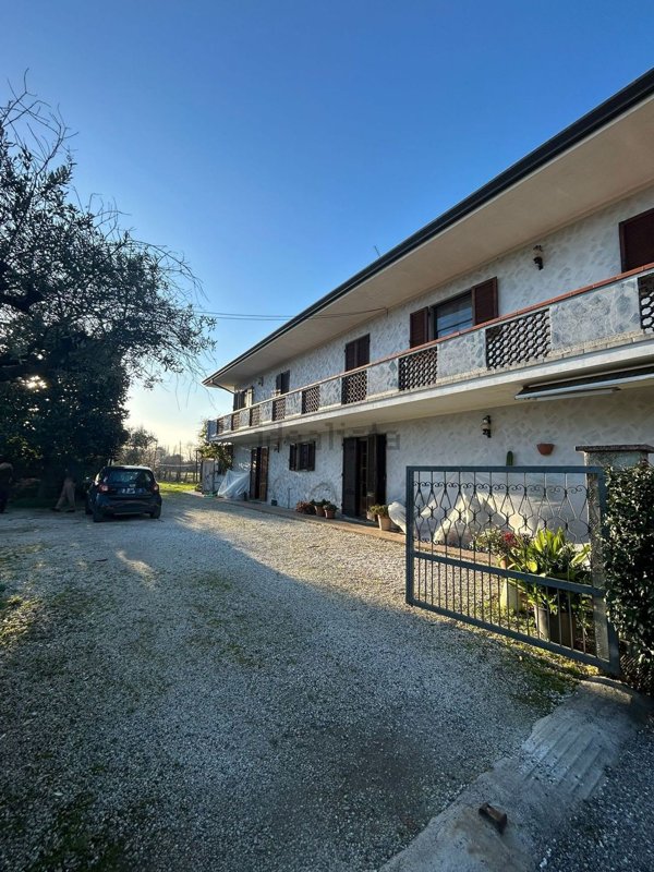 casa indipendente in vendita a Pietrasanta