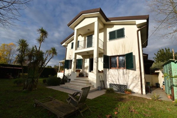 casa indipendente in vendita a Pietrasanta
