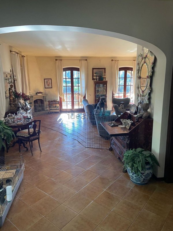 casa indipendente in vendita a Pietrasanta in zona Tonfano