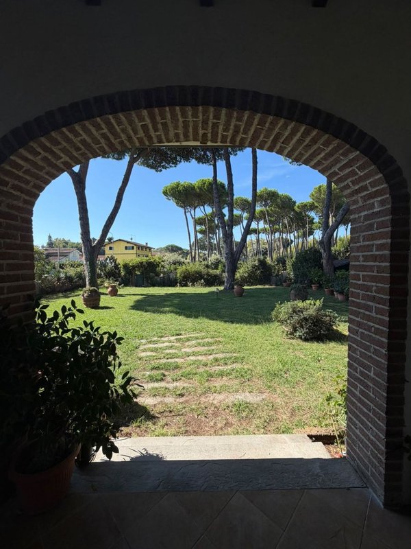 casa indipendente in vendita a Pietrasanta