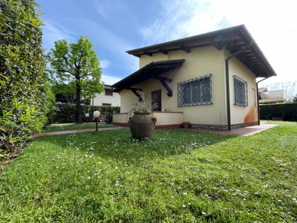 casa indipendente in vendita a Pietrasanta