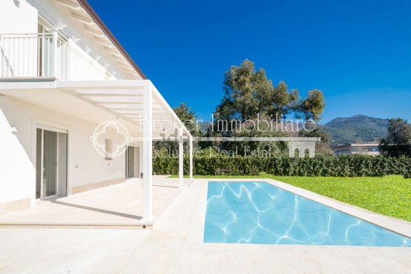 casa indipendente in vendita a Pietrasanta