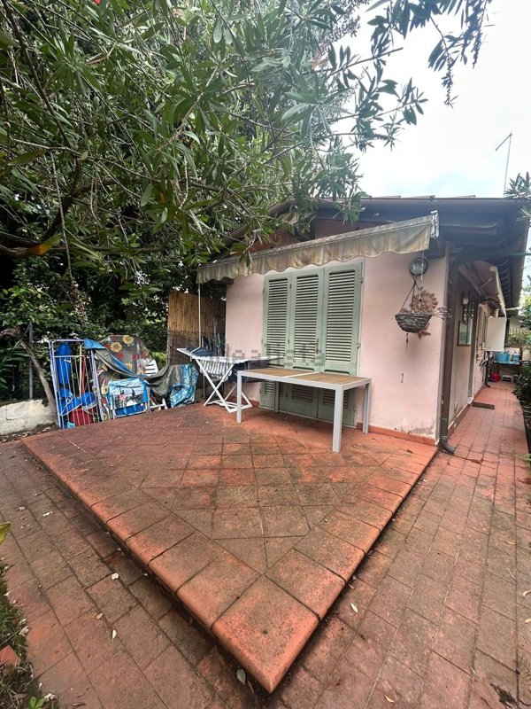 casa indipendente in vendita a Pietrasanta in zona Fiumetto